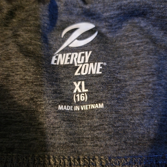 Energy Zone Cutout Leg Yoga Capri Pants - Picture 4 of 4